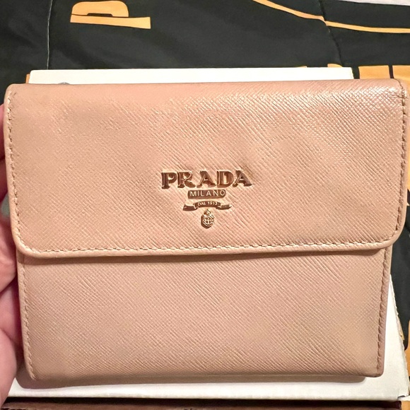 Prada Cream Leather Wallet with Gold Logo - Picture 1 of 3